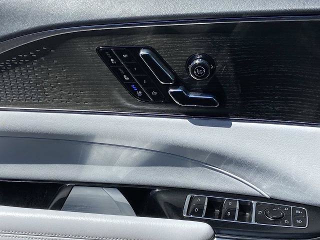 Used 2023 Cadillac Lyriq 2WD image 18