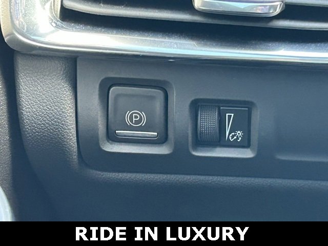 Used 2021 Cadillac XT4 Premium Luxury w/ LPO, Radiant Package image 21