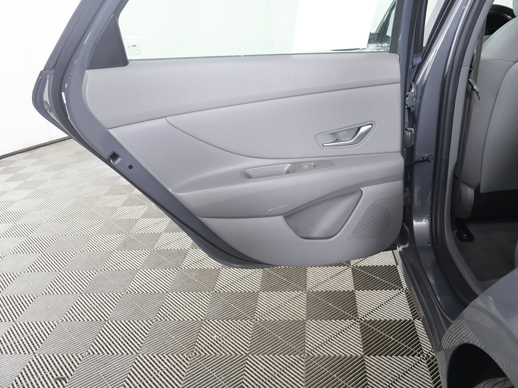 Used 2024 Hyundai Elantra SEL w/ Convenience Package FWD image 25