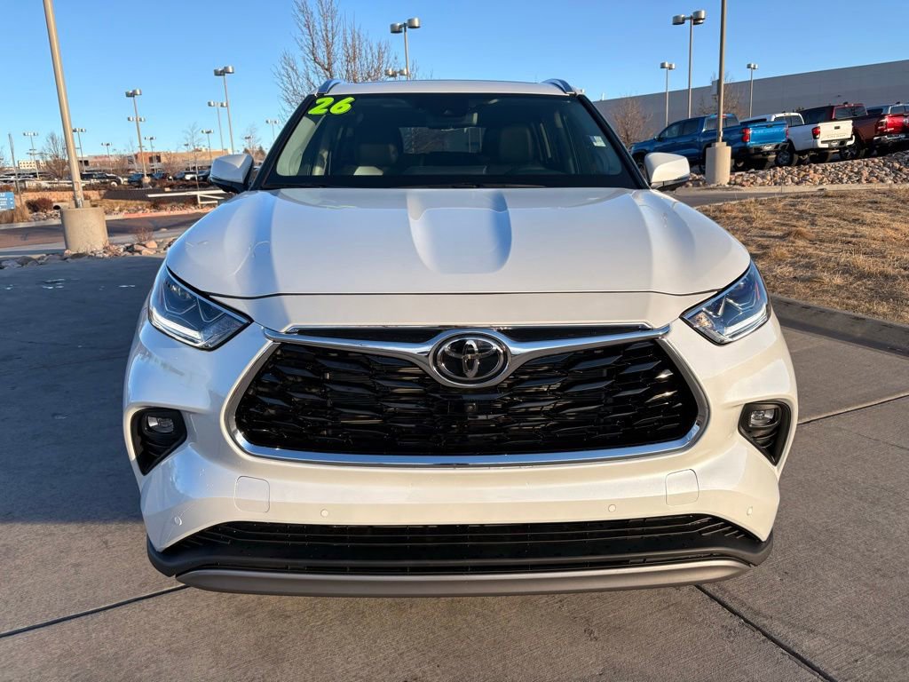 Used 2026 Toyota Highlander Platinum image 2