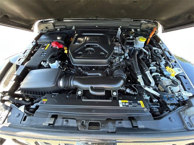 Used 2023 Jeep Wrangler Sahara image 16