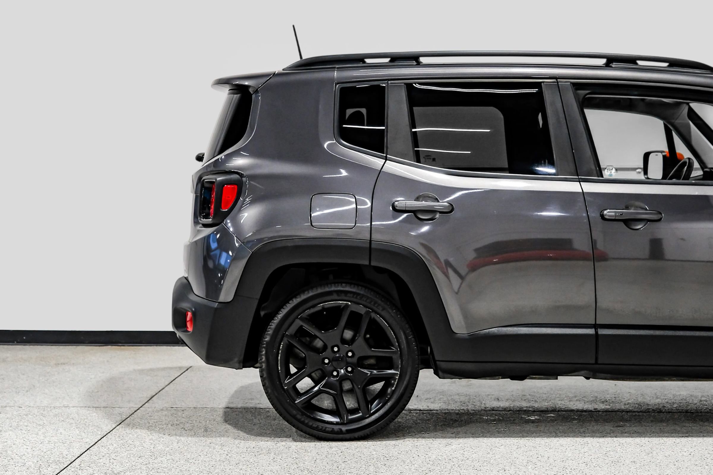 Used 2020 Jeep Renegade Latitude image 10
