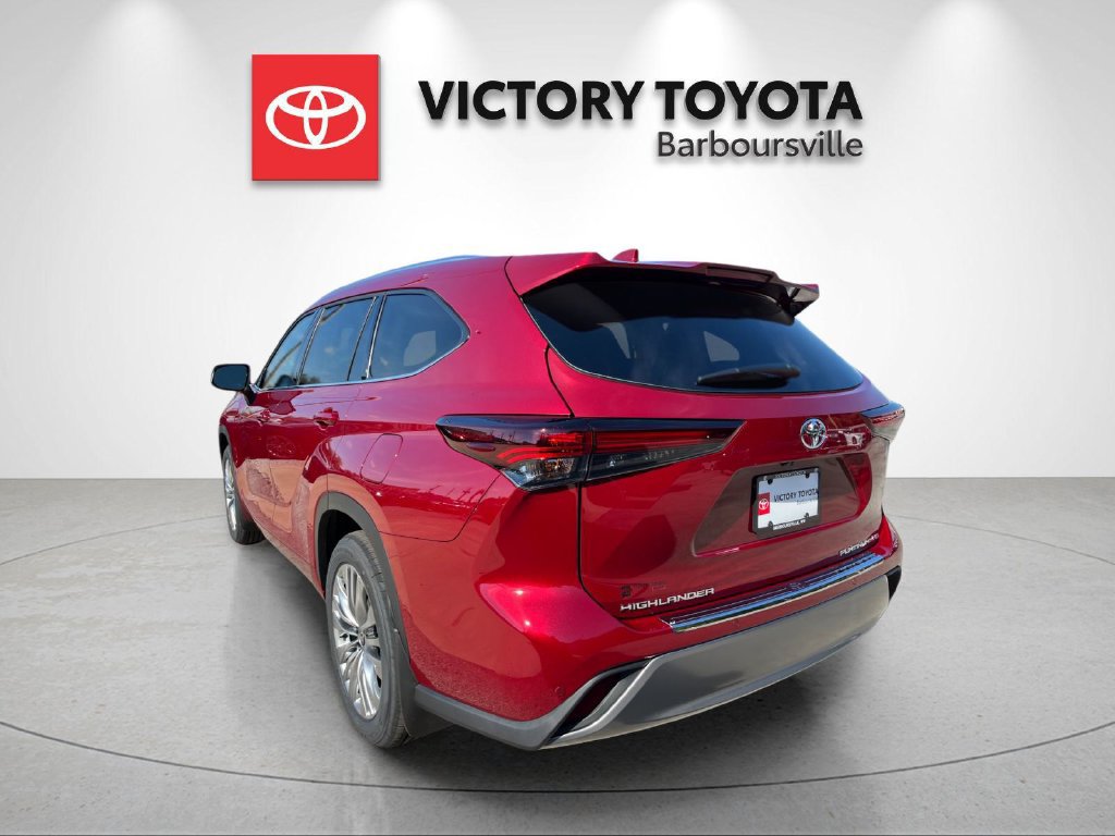 New 2026 Toyota Highlander Platinum AWD/4WD image 3