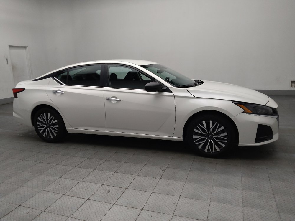 Used 2024 Nissan Altima 2.5 SV image 11