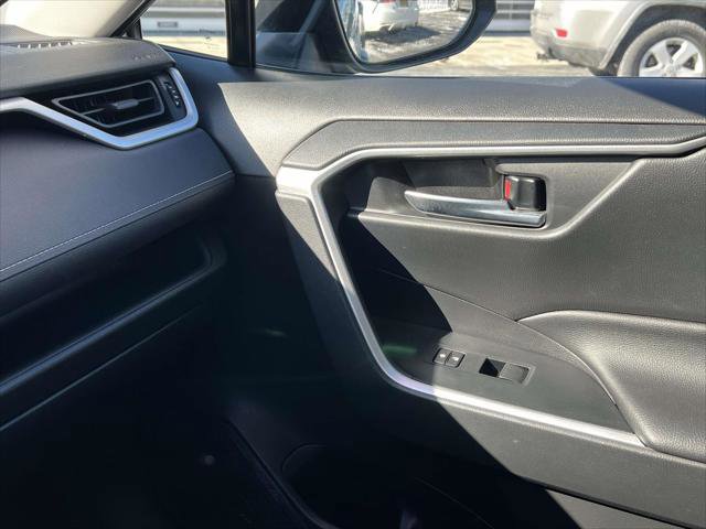 Used 2020 Toyota RAV4 XLE w/ Convenience Package image 36
