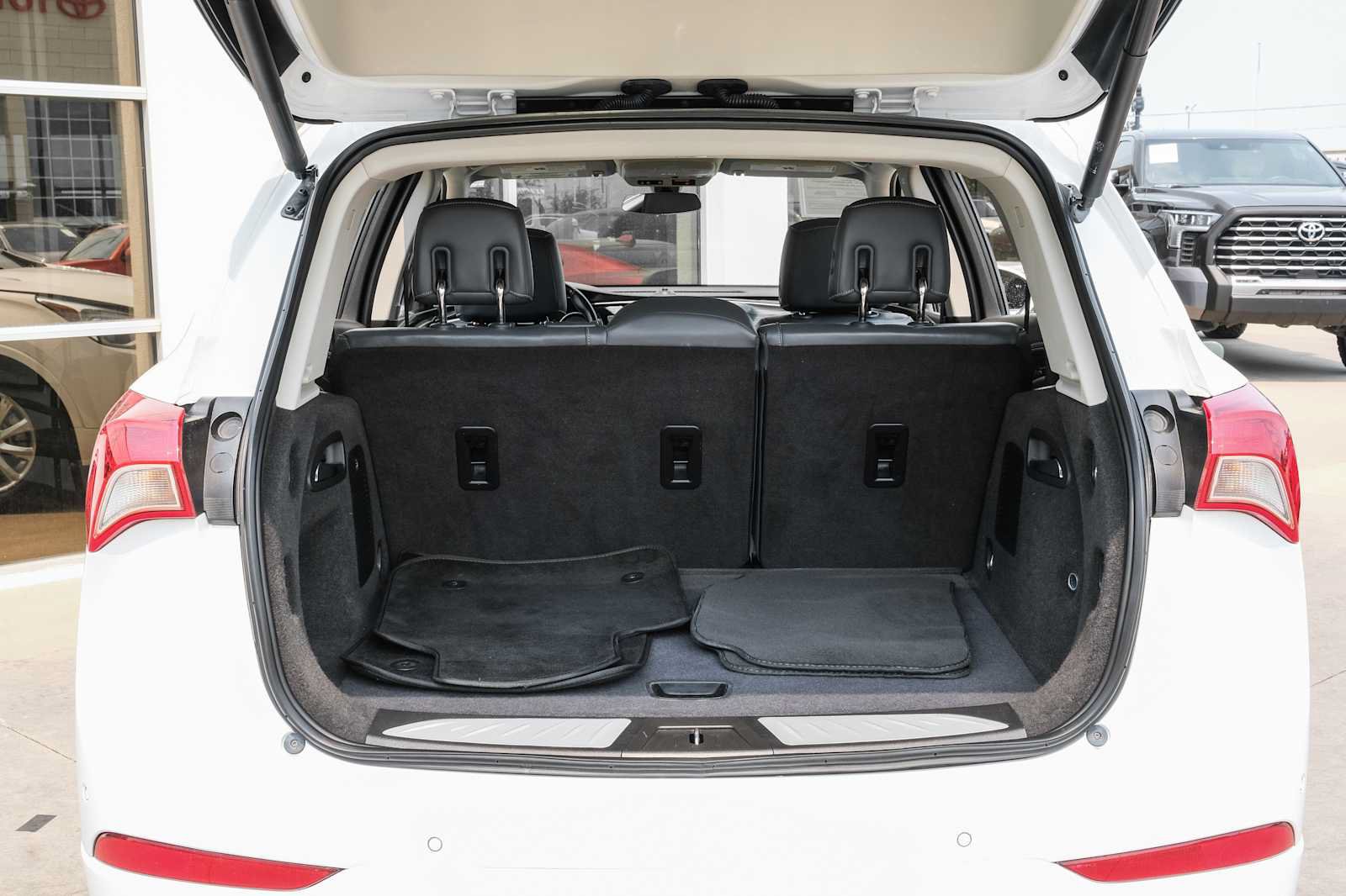 Used 2020 Buick Envision Essence FWD image 49