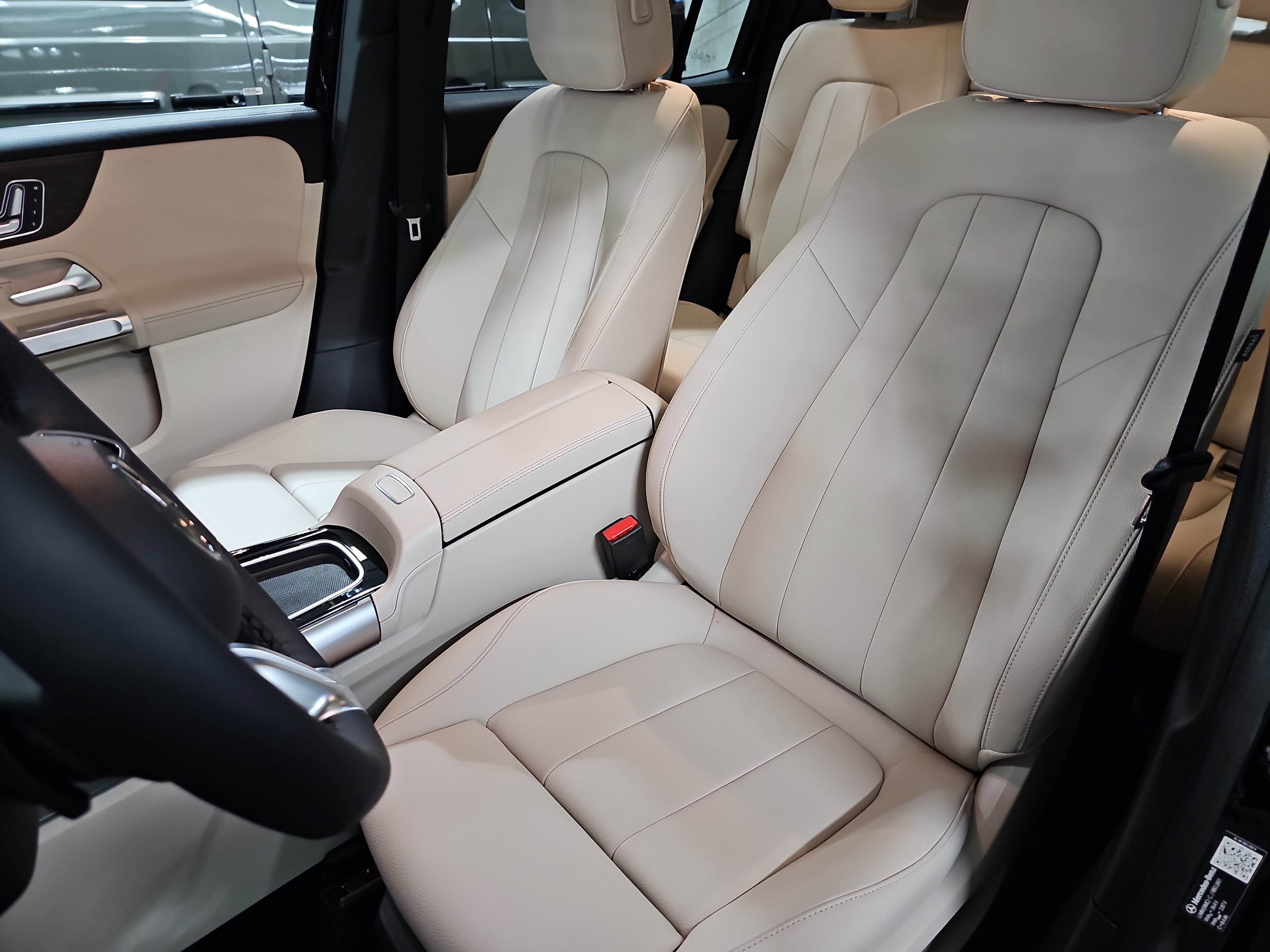 New 2026 Mercedes-Benz GLB 250 image 16