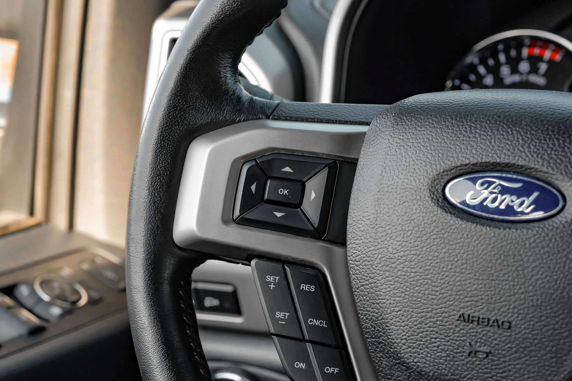 Used 2022 Ford F350 Lariat w/ Black Appearance Package AWD/4WD image 20