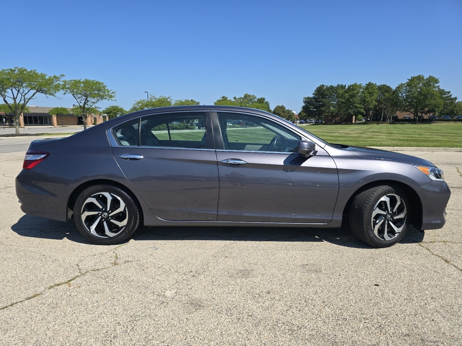 Used 2017 Honda Accord EX-L image 18