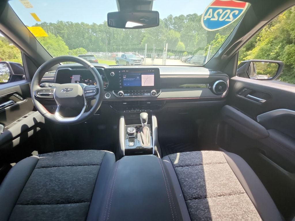 Used 2024 Chevrolet Colorado Z71 w/ Z71 Convenience Package 2 image 11