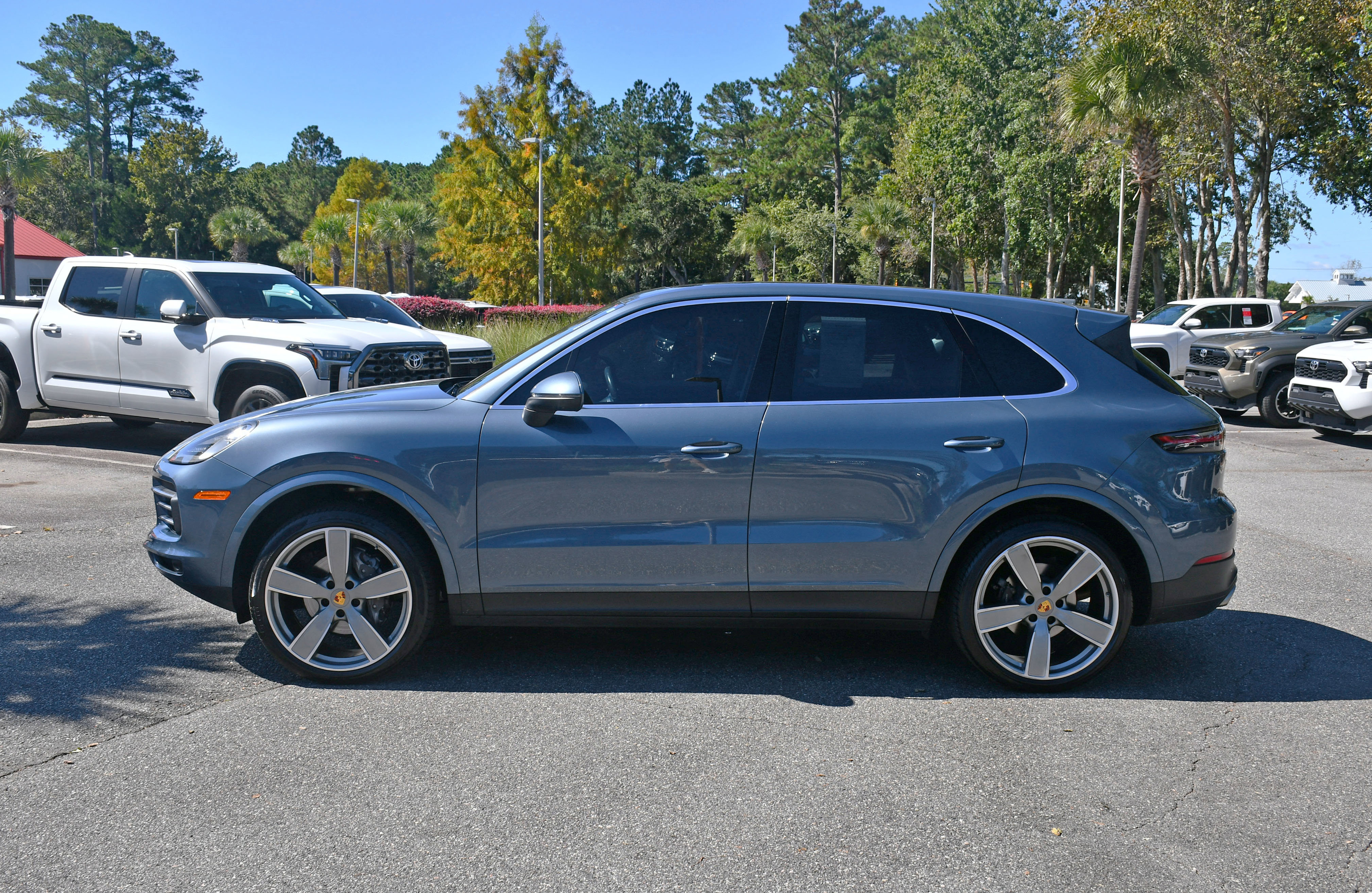 Used 2019 Porsche Cayenne image 2