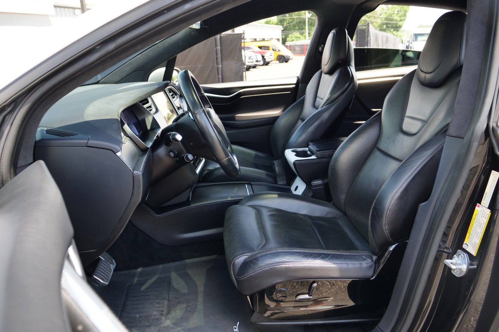 Used 2016 Tesla Model X 90D AWD/4WD image 3