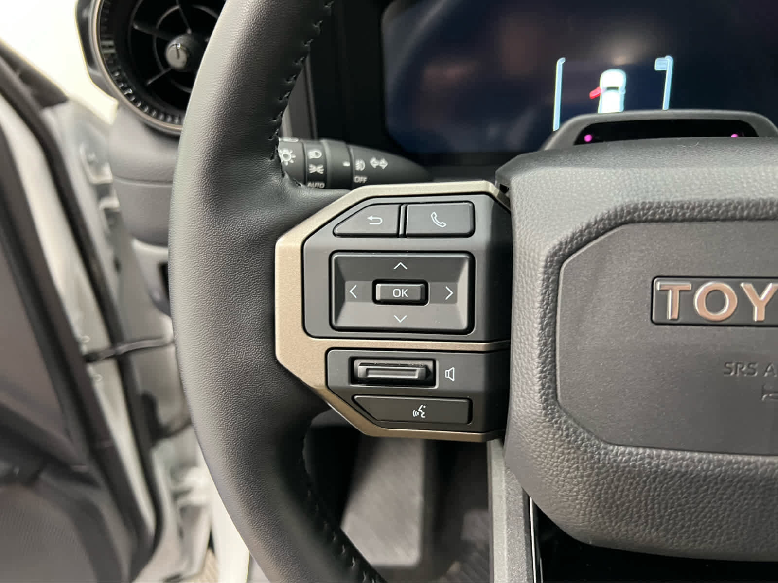 Used 2025 Toyota Land Cruiser image 18