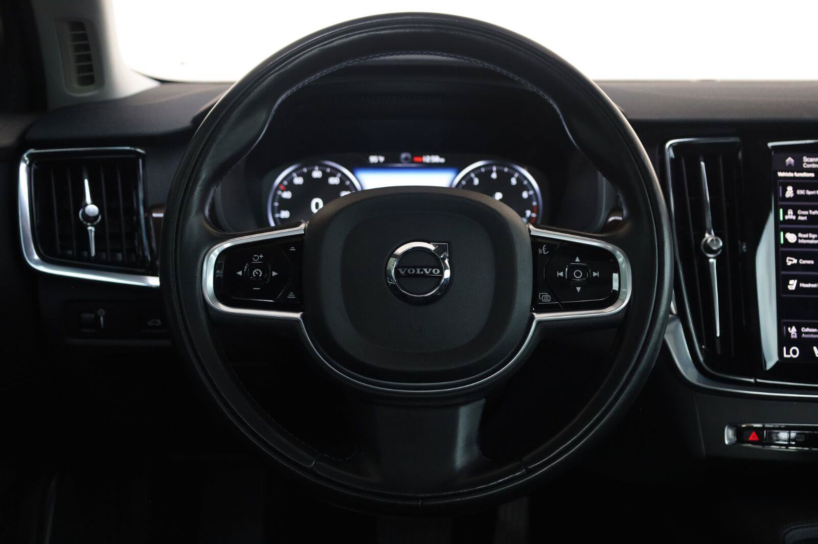 Used 2018 Volvo S90 T5 Momentum w/ Convenience Package FWD image 34