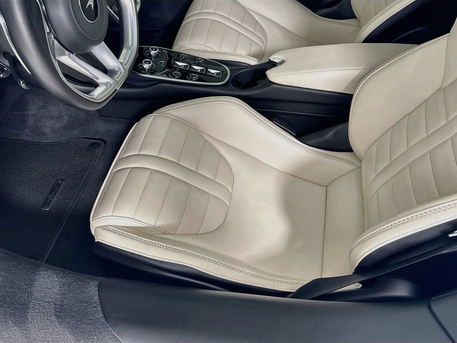 Used 2025 McLaren GTS RWD image 18