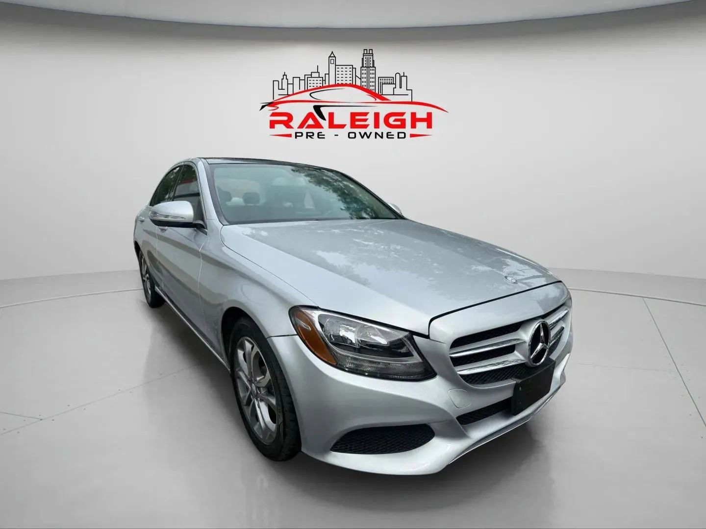 Used 2016 Mercedes-Benz C 300 4MATIC Sedan image 5