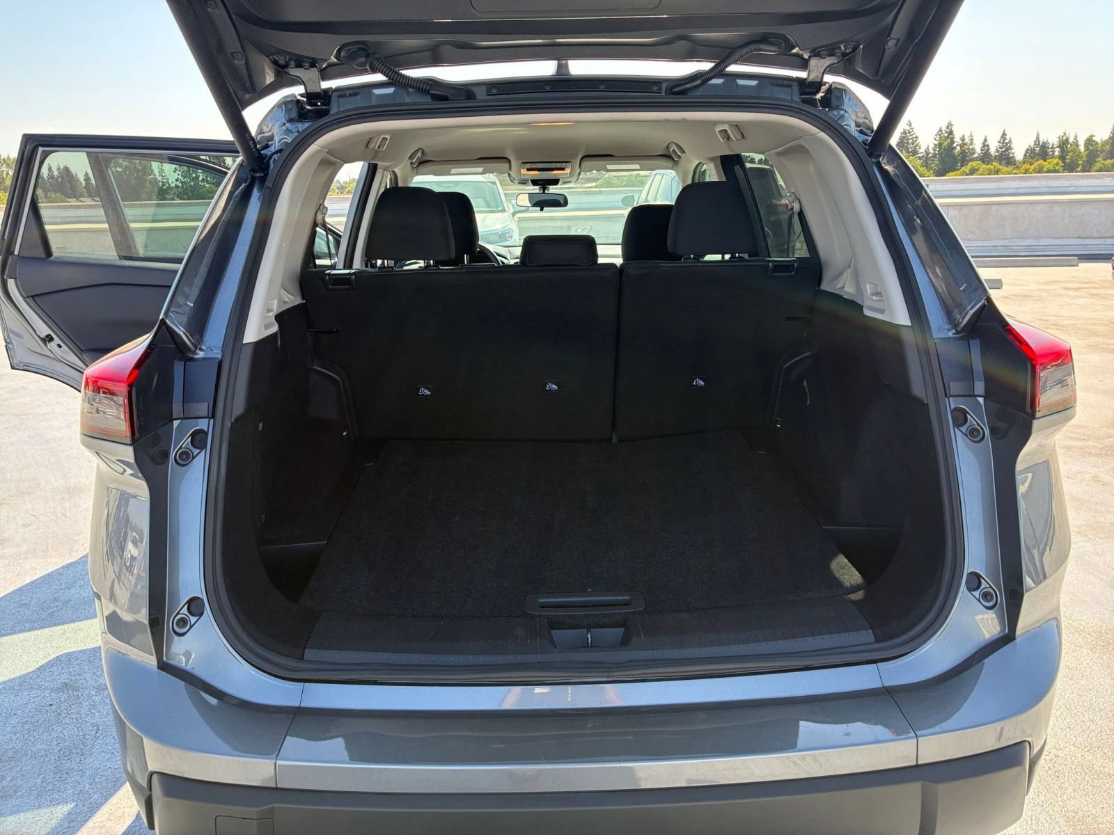 Used 2026 Nissan Rogue SV FWD image 33