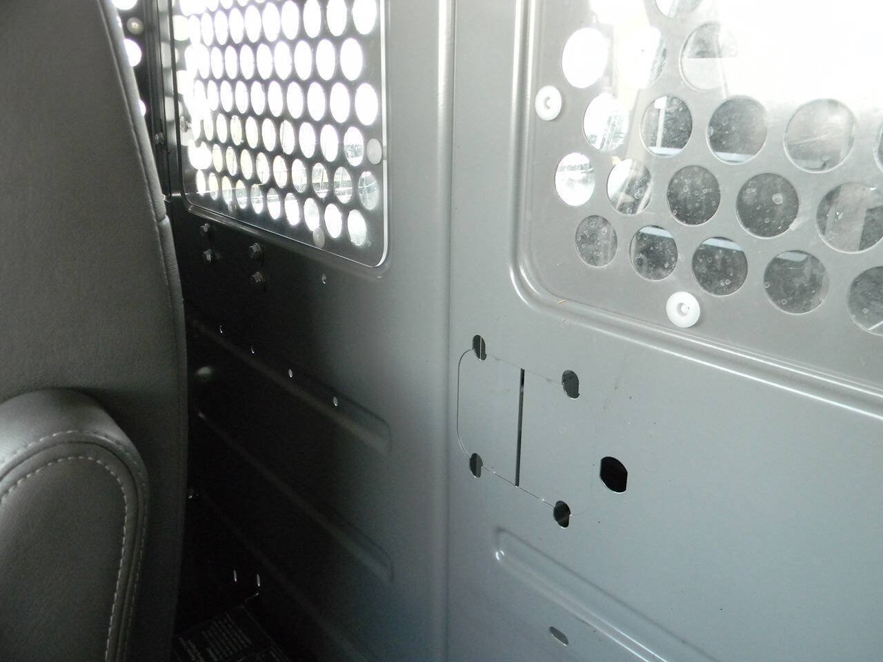 Used 2015 Chevrolet Express 2500 RWD image 17