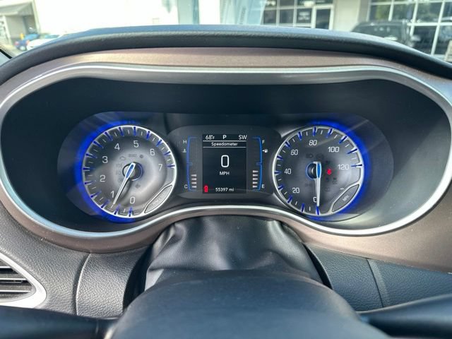 Used 2023 Chrysler Voyager LX FWD image 9