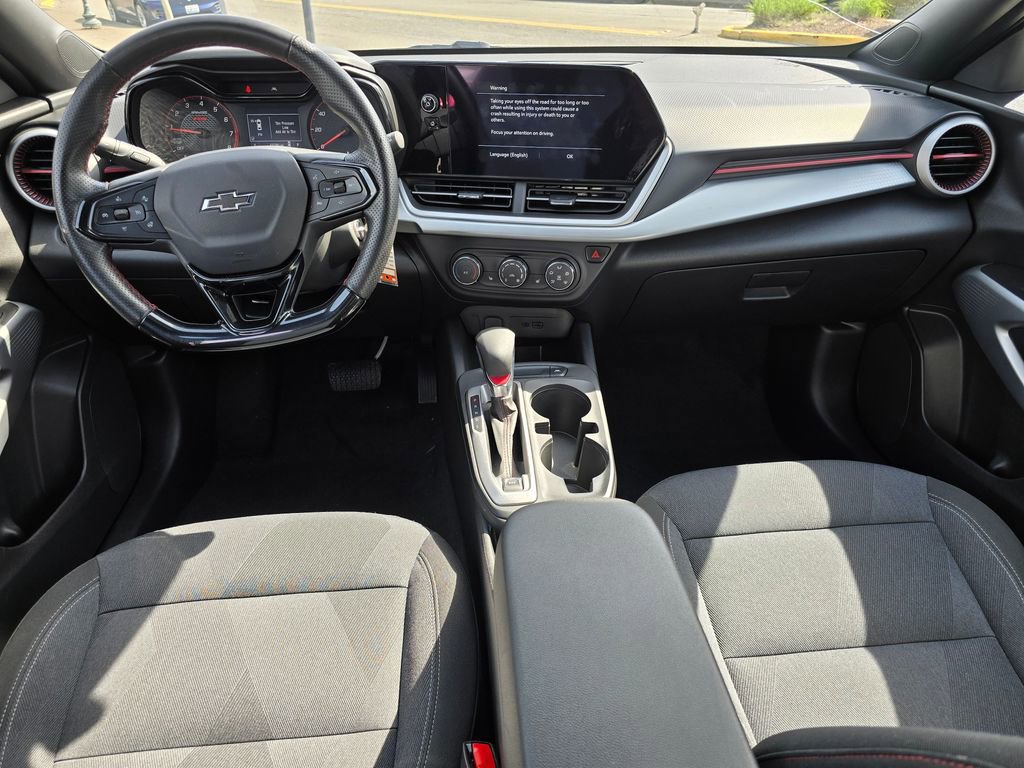 Used 2025 Chevrolet Trax RS w/ Driver Confidence Package FWD image 18