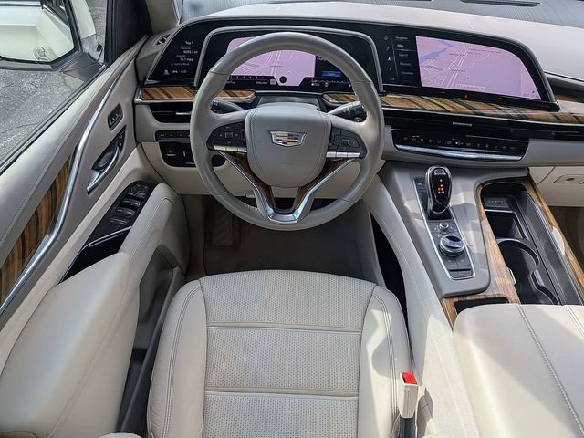 Used 2021 Cadillac Escalade Premium Luxury Platinum AWD/4WD image 17