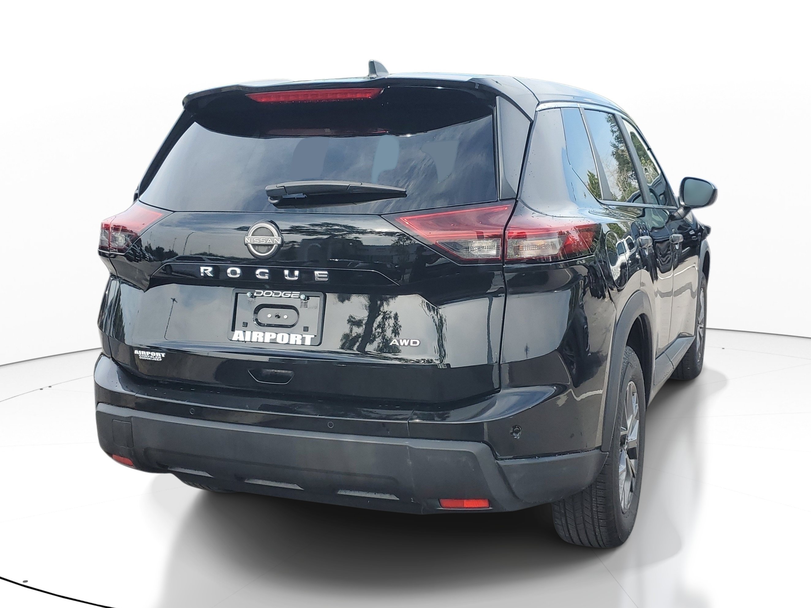 Used 2024 Nissan Rogue S FWD image 6