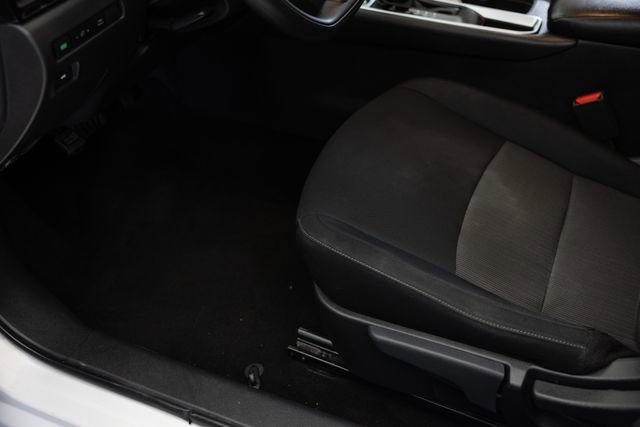 Used 2024 Nissan Sentra SV FWD image 13