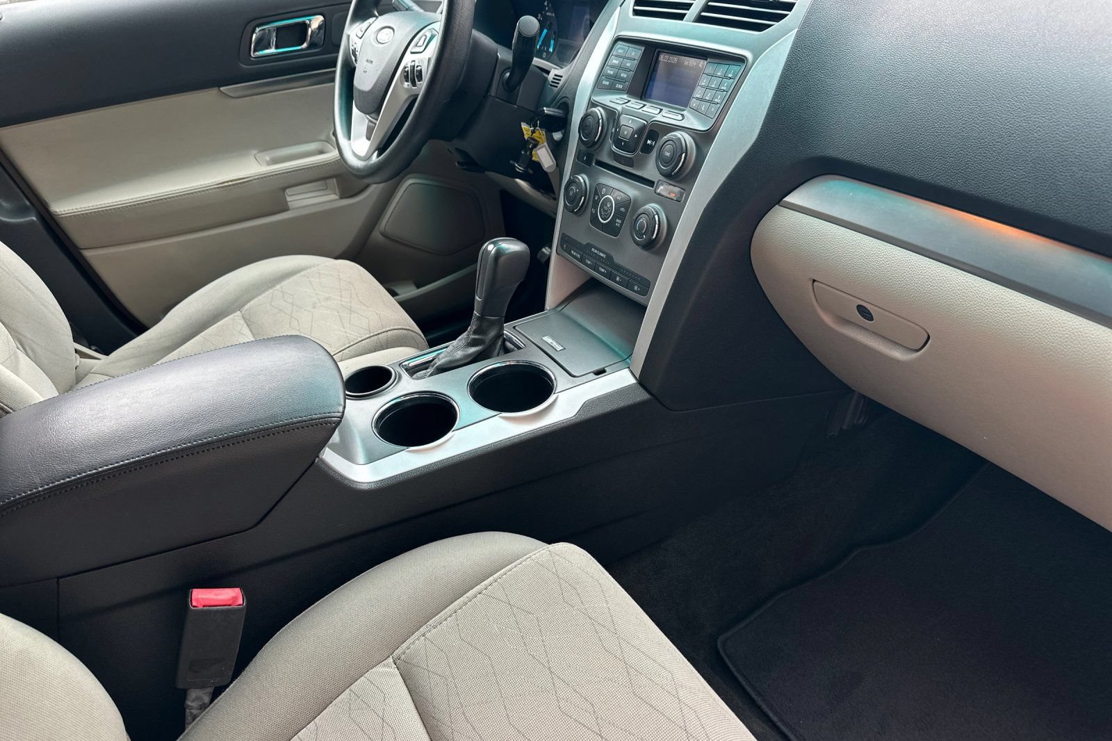 Used 2014 Ford Explorer FWD image 19