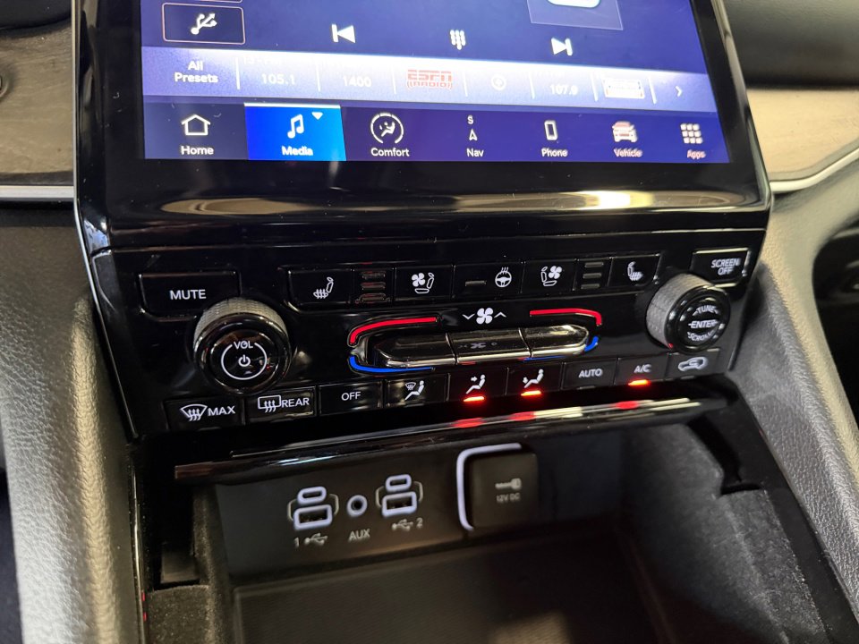 Used 2021 Jeep Grand Cherokee L Limited w/ Luxury Tech Group II AWD/4WD image 22