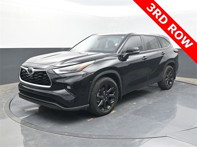 Used 2023 Toyota Highlander L image 2