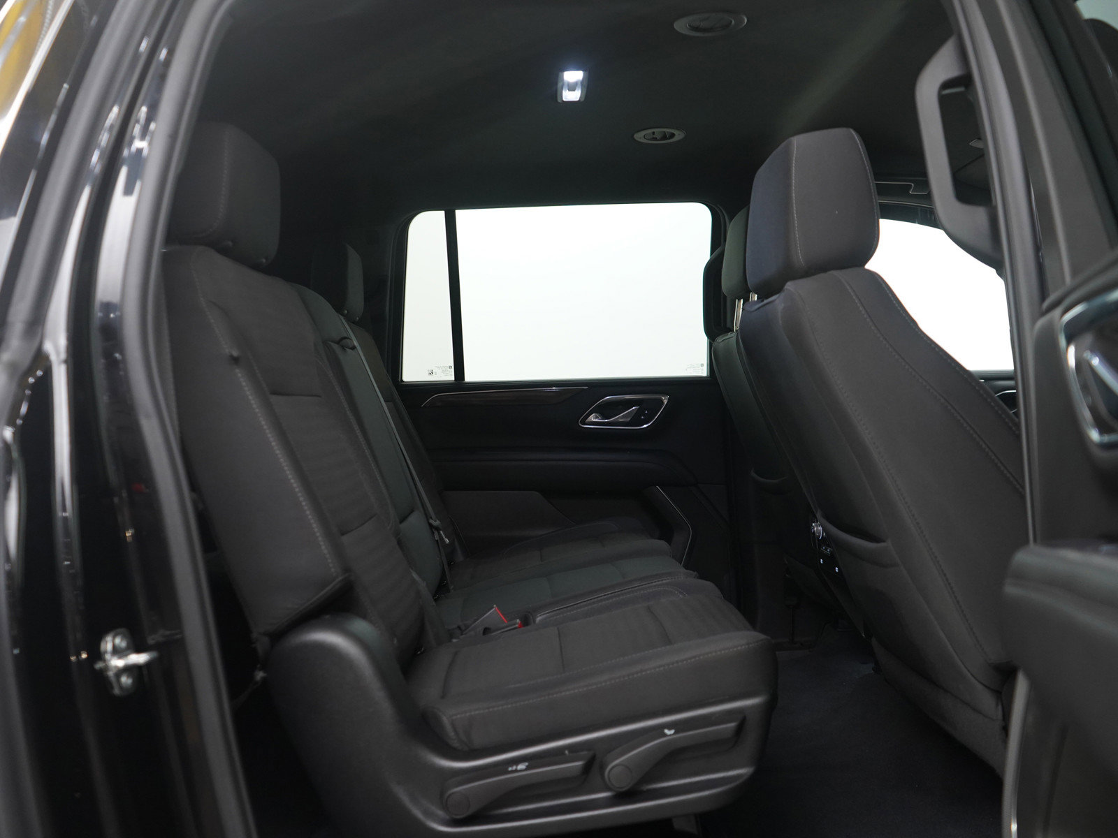 Used 2023 GMC Yukon XL SLE image 13