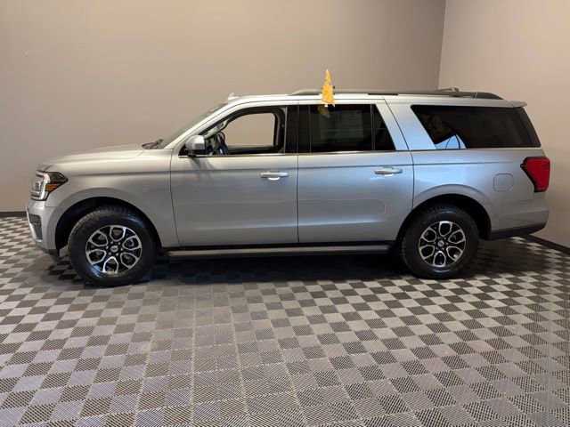 Used 2023 Ford Expedition Max XLT AWD/4WD image 6