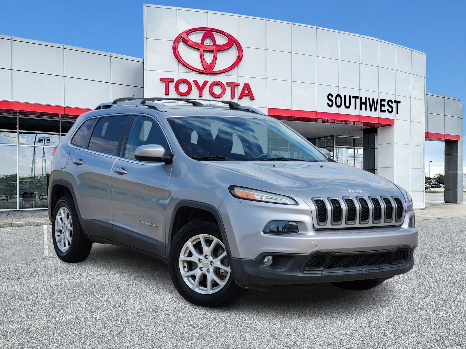 Used 2015 Jeep Cherokee Latitude w/ Comfort/Convenience Group