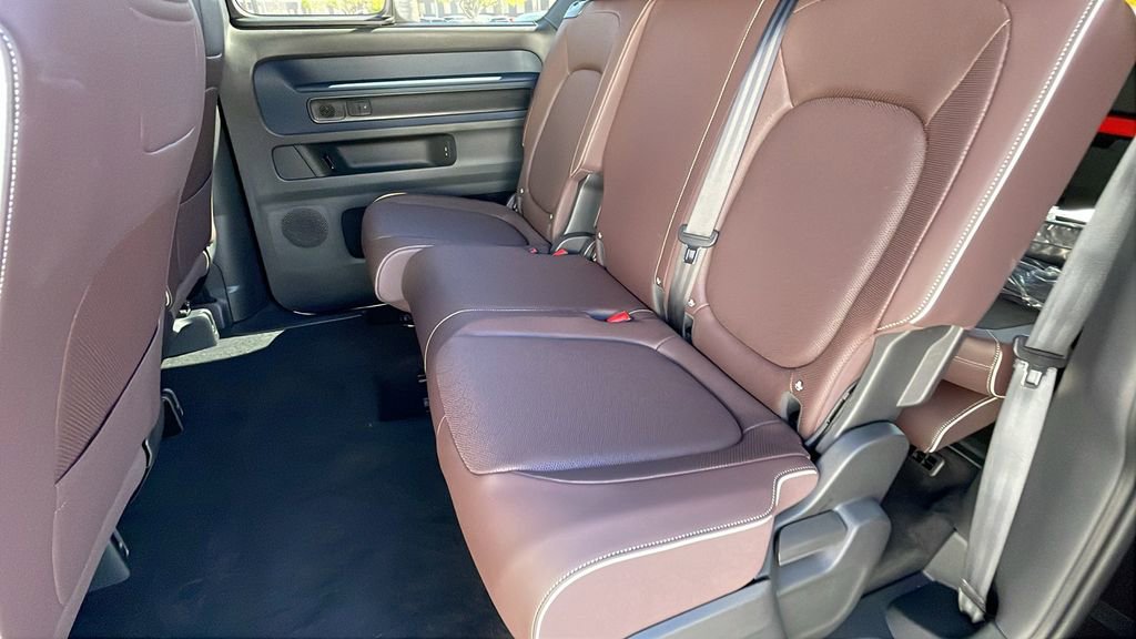 New 2025 Volkswagen ID. Buzz Pro S image 16