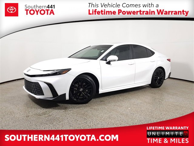 Used 2025 Toyota Camry SE video 1