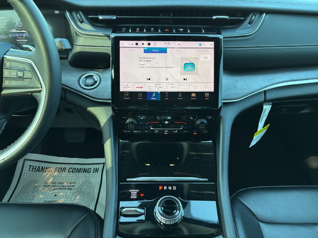 Certified 2024 Jeep Grand Cherokee Limited w/ Black Appearance Package AWD/4WD image 18