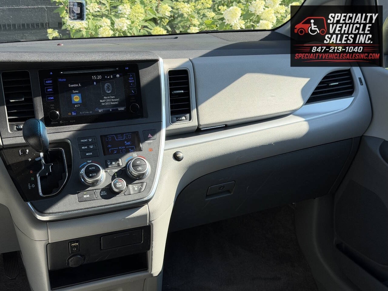 Used 2016 Toyota Sienna LE FWD image 37