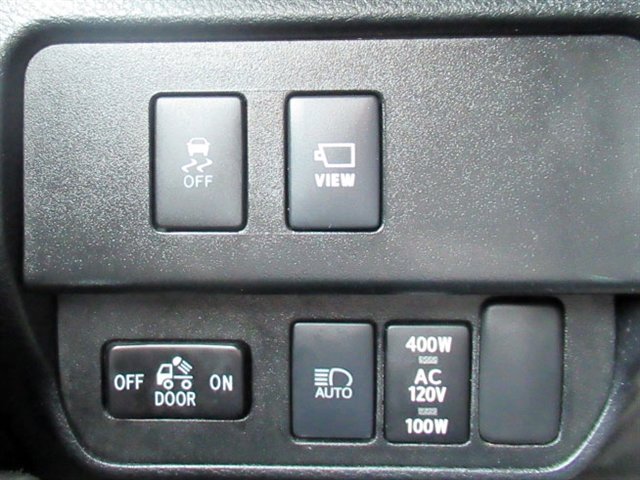 Used 2020 Toyota Tacoma Limited image 30