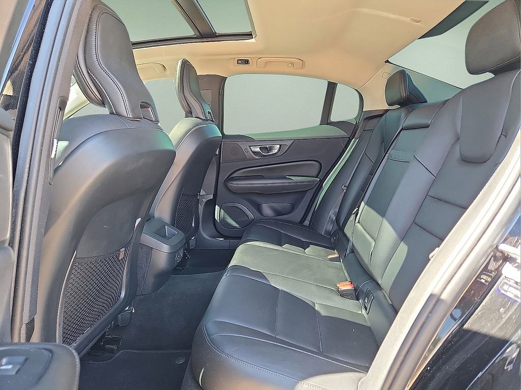 Used 2022 Volvo S60 B5 Momentum image 15