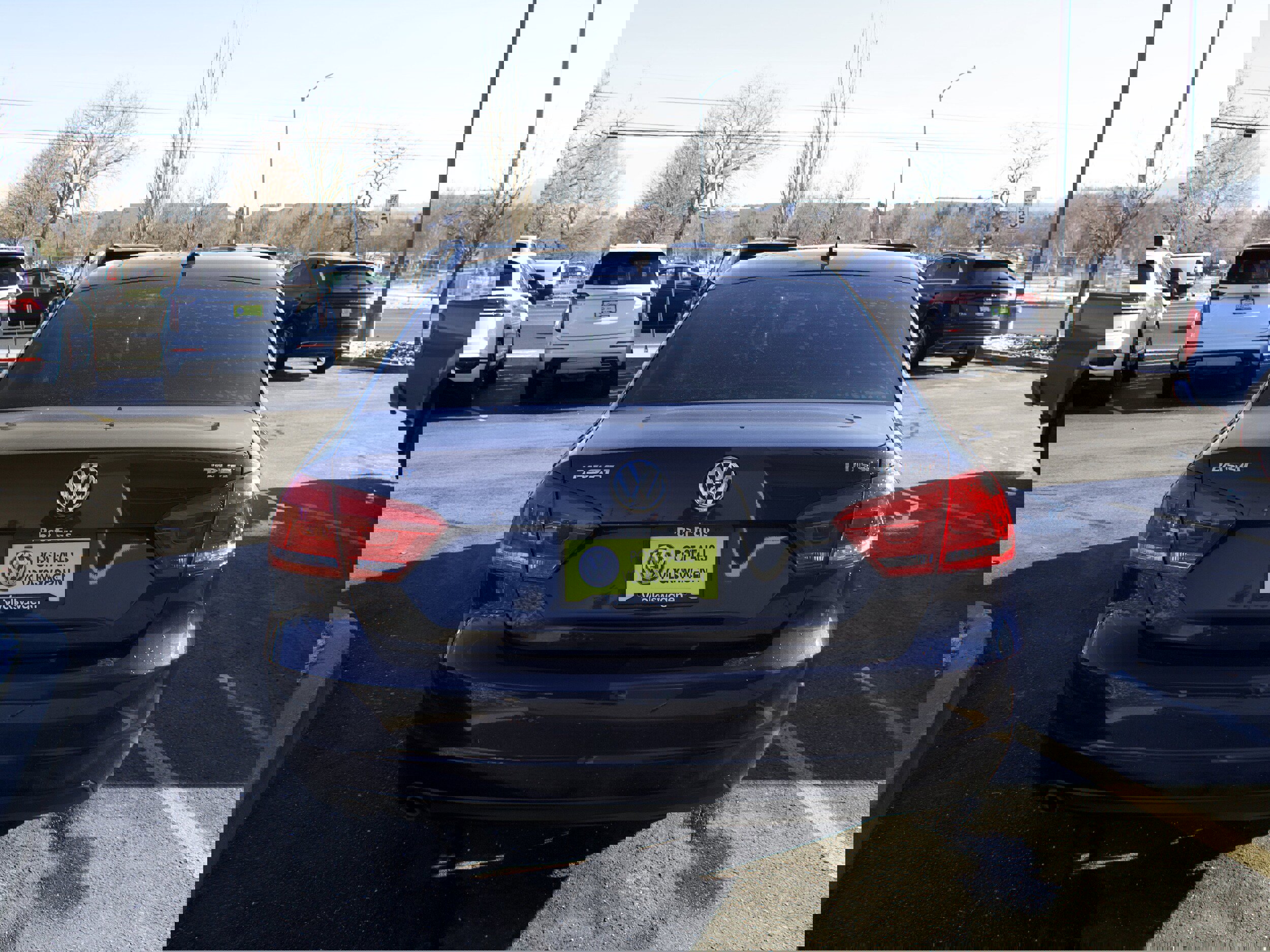 Used 2015 Volkswagen Passat TDI SE image 6