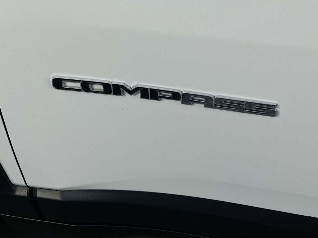 Used 2024 Jeep Compass Latitude image 28