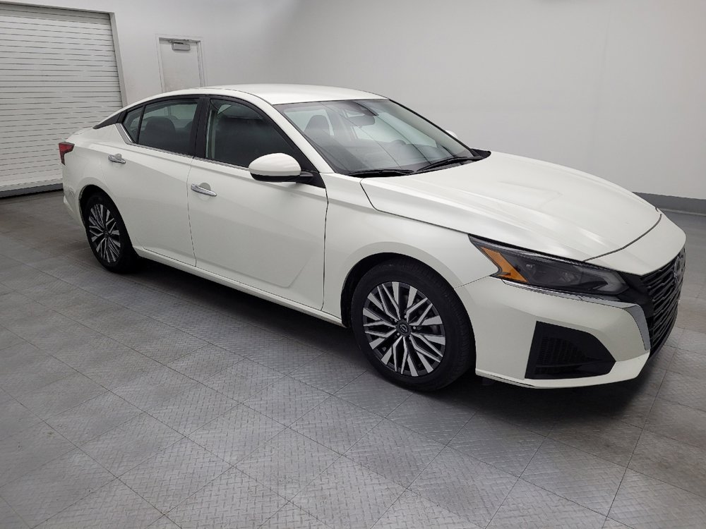 Used 2023 Nissan Altima 2.5 SV image 11