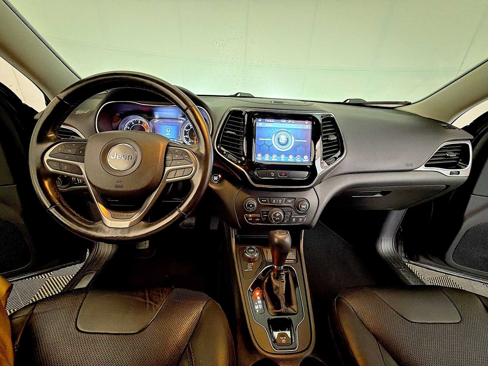 Used 2020 Jeep Cherokee Limited AWD/4WD image 16