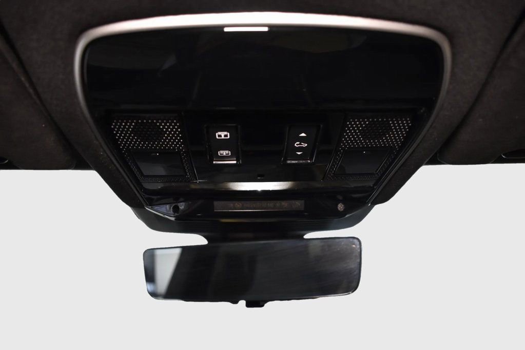 Used 2025 Land Rover Range Rover Sport SV Edition Two image 28