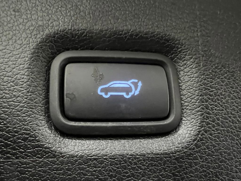 Used 2020 Hyundai Santa Fe SEL image 19