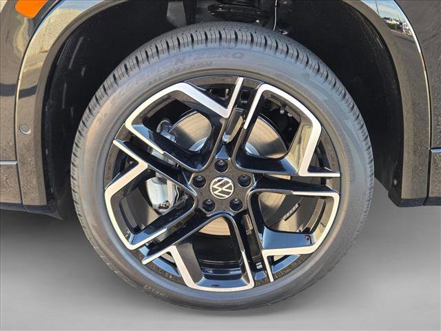 New 2026 Volkswagen Tiguan SEL R-Line image 10