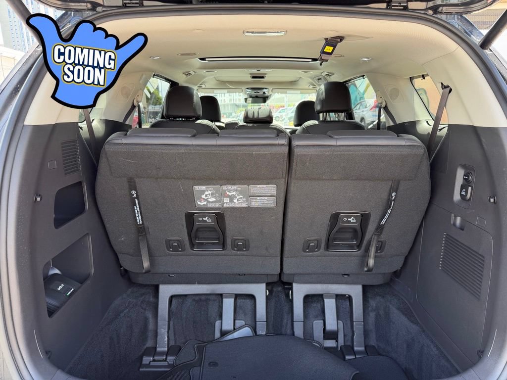 Used 2026 Kia Carnival SX w/ SX Dark Edition Package FWD image 17