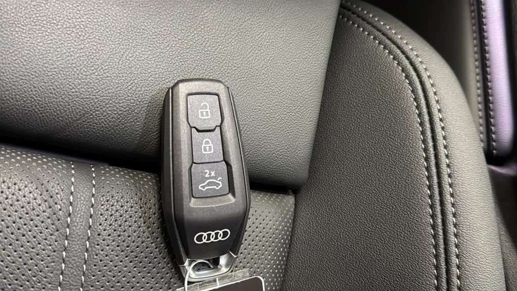 Used 2025 Audi A5 2.0T Prestige w/ 19" Wheel Package AWD/4WD image 39