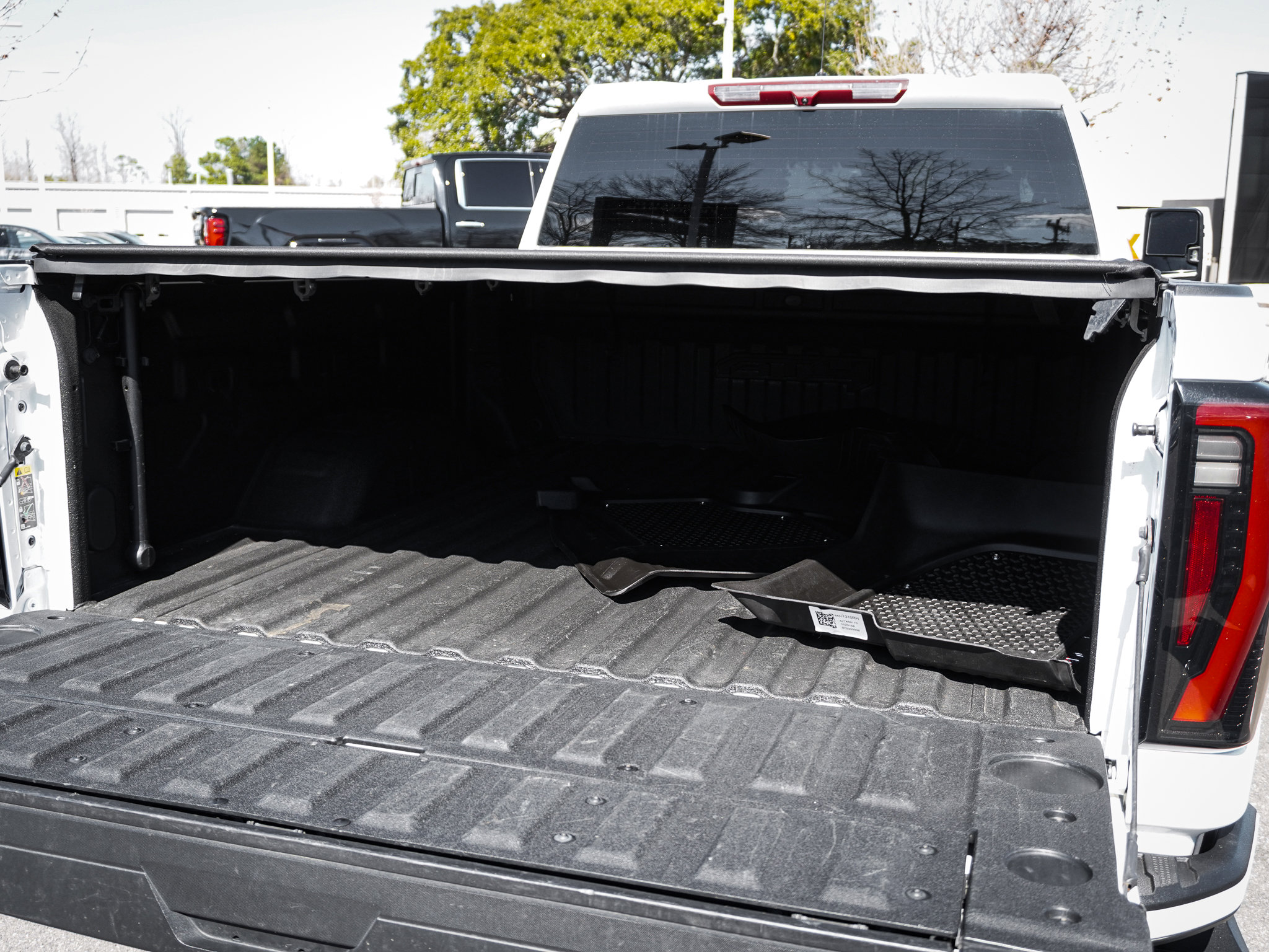 Used 2024 GMC Sierra 2500 AT4 image 33