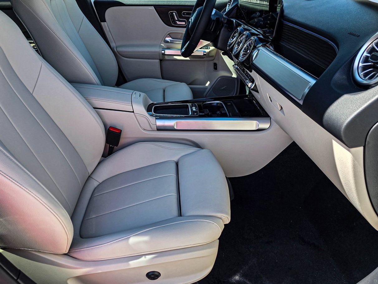 New 2026 Mercedes-Benz GLB 250 4MATIC image 36